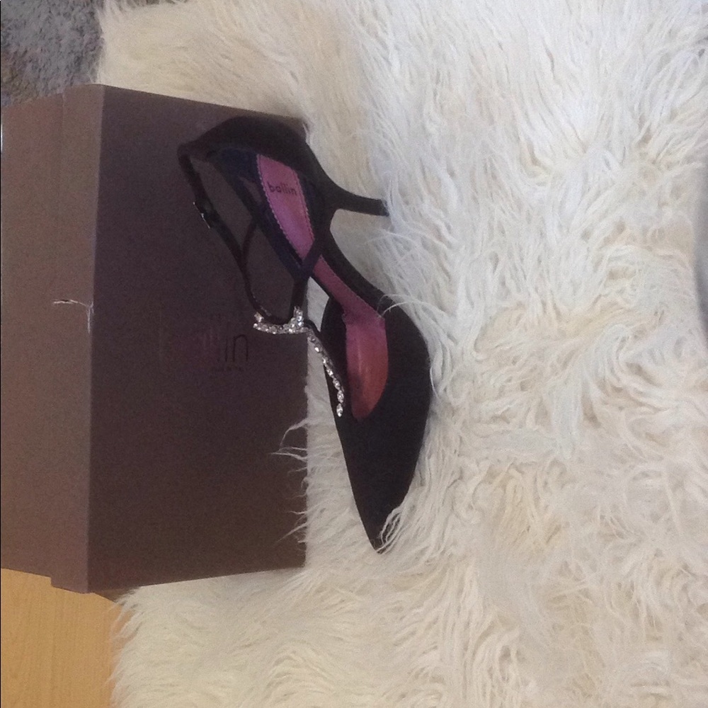 High heels - Picture 4 of 5
